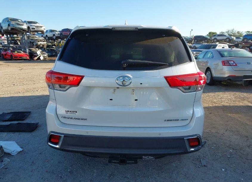 Photo 16 of 2017 Toyota Highlander LIMITED PLATINUM (VIN 5TDDZRFH7HS379242)