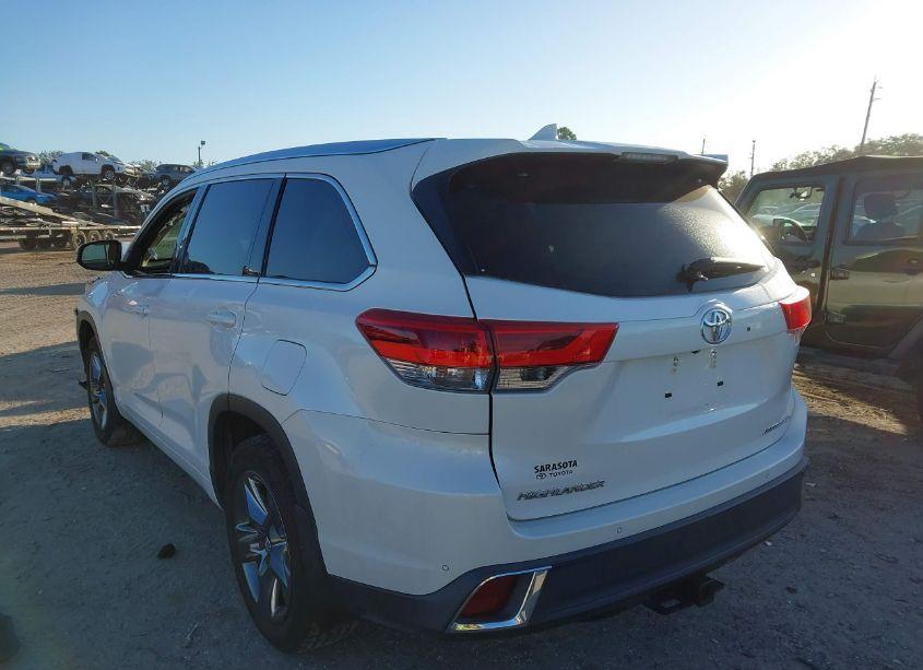 Photo 3 of 2017 Toyota Highlander LIMITED PLATINUM (VIN 5TDDZRFH7HS379242)
