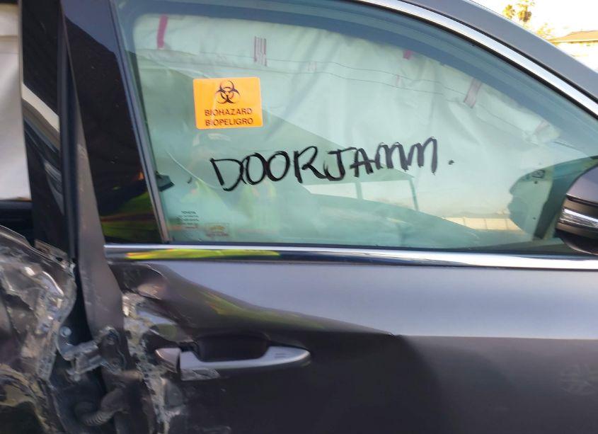 Photo 5 of 2018 Toyota Highlander LIMITED PLATINUM (VIN 5TDDZRFH7JS490525)