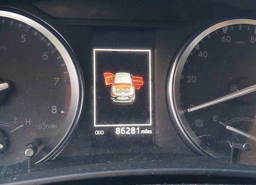 Photo 7 of 2018 Toyota Highlander LIMITED PLATINUM (VIN 5TDDZRFH7JS490525)