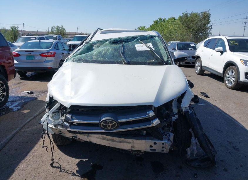 Photo 13 of 2019 Toyota Highlander LIMITED (VIN 5TDDZRFH7KS970825)