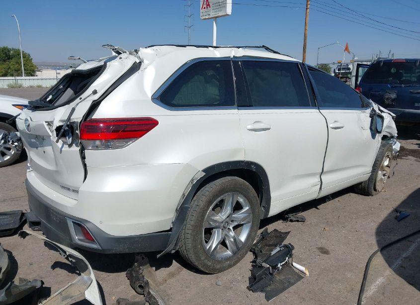 Photo 4 of 2019 Toyota Highlander LIMITED (VIN 5TDDZRFH7KS970825)