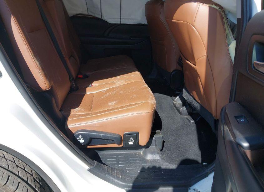 Photo 8 of 2019 Toyota Highlander LIMITED (VIN 5TDDZRFH7KS970825)