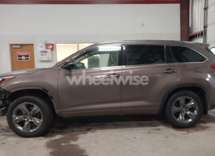 Photo 14 of 2017 Toyota Highlander LIMITED PLATINUM (VIN 5TDDZRFH8HS367469)