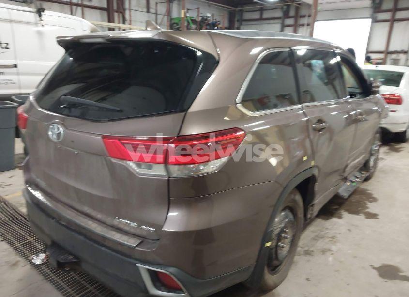 Photo 4 of 2017 Toyota Highlander LIMITED PLATINUM (VIN 5TDDZRFH8HS367469)