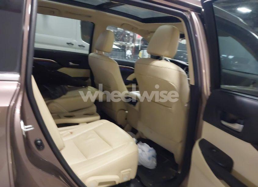 Photo 8 of 2017 Toyota Highlander LIMITED PLATINUM (VIN 5TDDZRFH8HS367469)