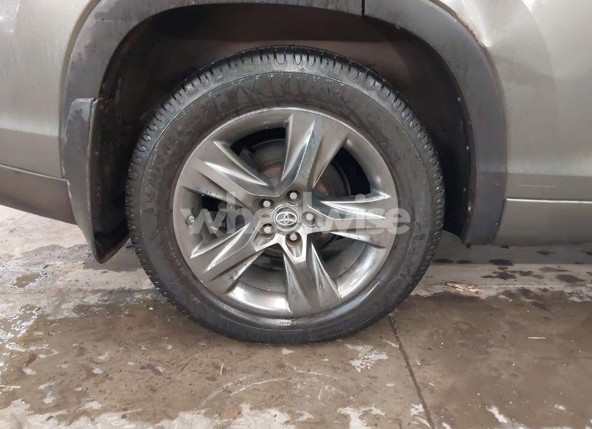 Photo 12 of 2018 Toyota Highlander LIMITED PLATINUM (VIN 5TDDZRFH8JS813447)