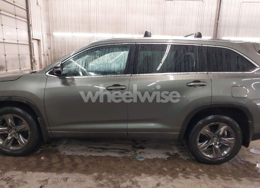 Photo 15 of 2018 Toyota Highlander LIMITED PLATINUM (VIN 5TDDZRFH8JS813447)