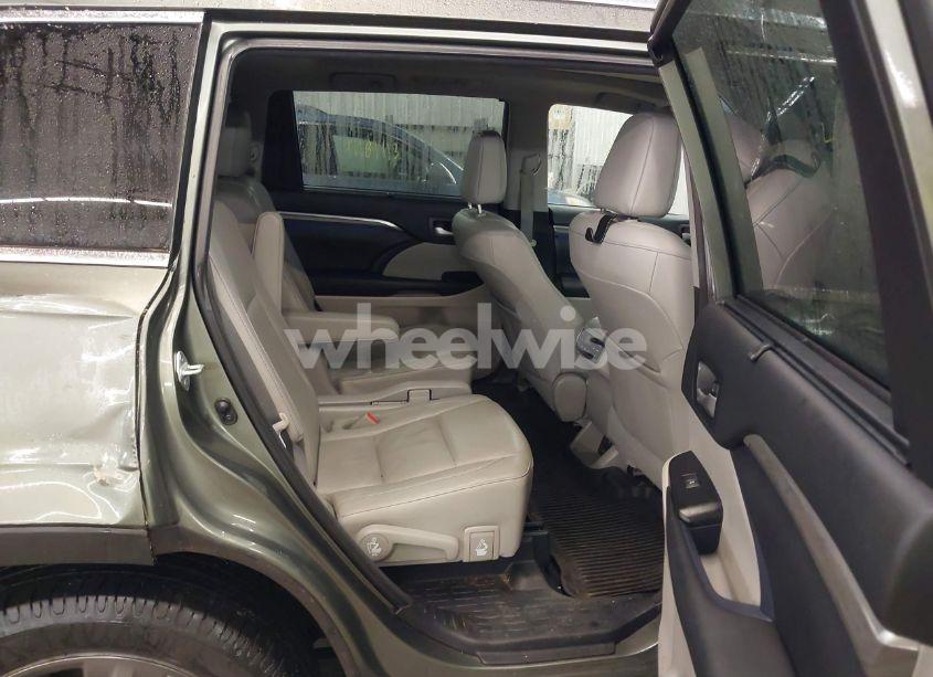 Photo 8 of 2018 Toyota Highlander LIMITED PLATINUM (VIN 5TDDZRFH8JS813447)