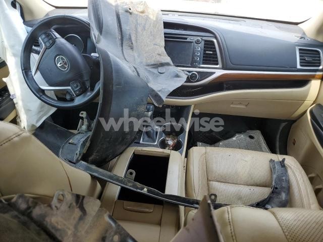 Photo 3 of 2019 TOYOTA HIGHLANDER LIMITED (VIN 5TDDZRFH8KS927384)