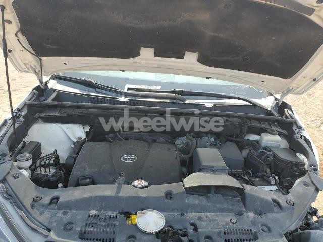 Photo 4 of 2019 TOYOTA HIGHLANDER LIMITED (VIN 5TDDZRFH8KS927384)