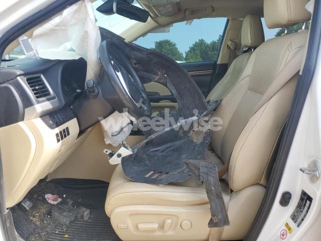 Photo 6 of 2019 TOYOTA HIGHLANDER LIMITED (VIN 5TDDZRFH8KS927384)