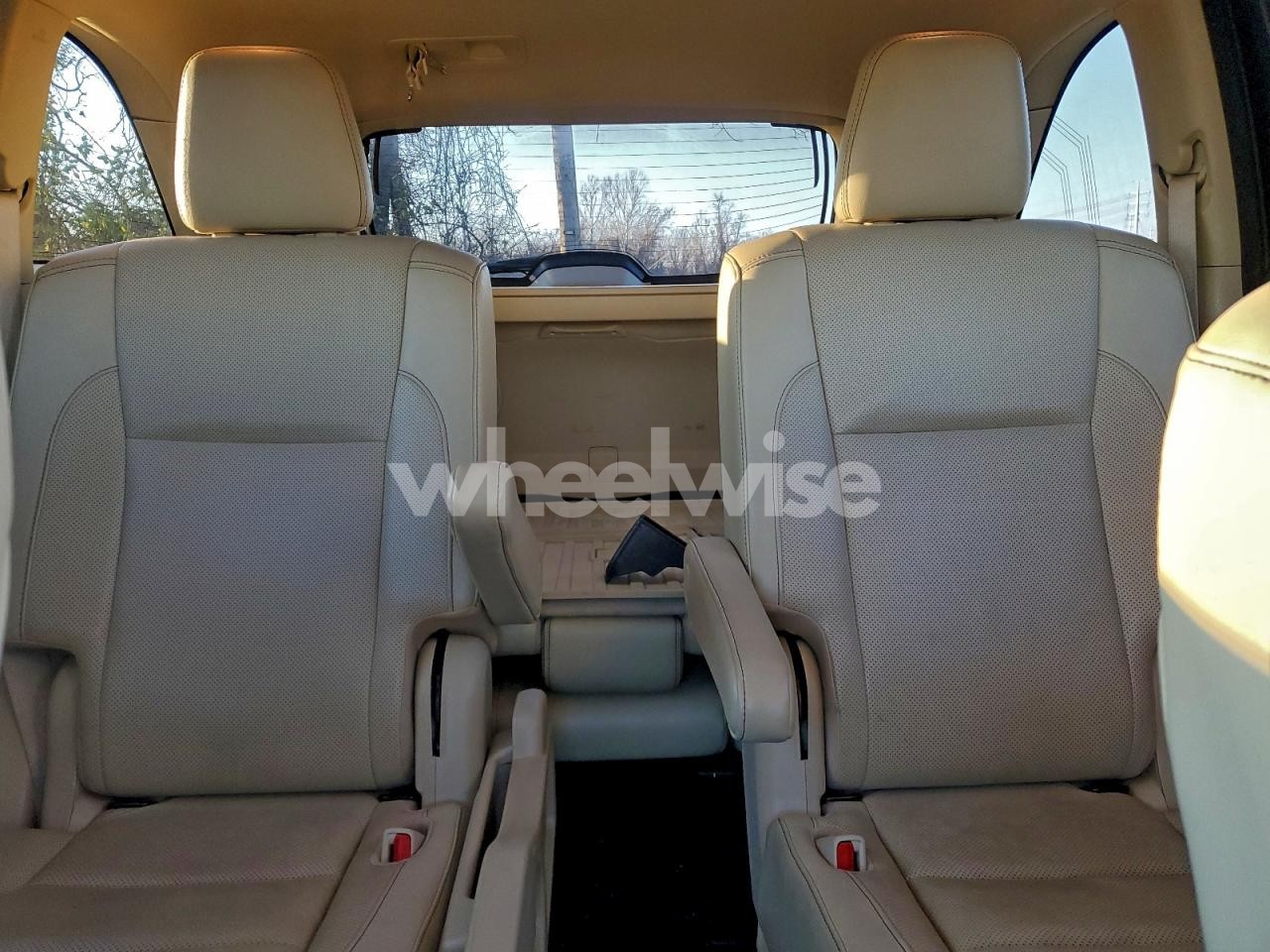 Photo 10 of 2017 TOYOTA HIGHLANDER LIMITED (VIN 5TDDZRFH9HS421846)