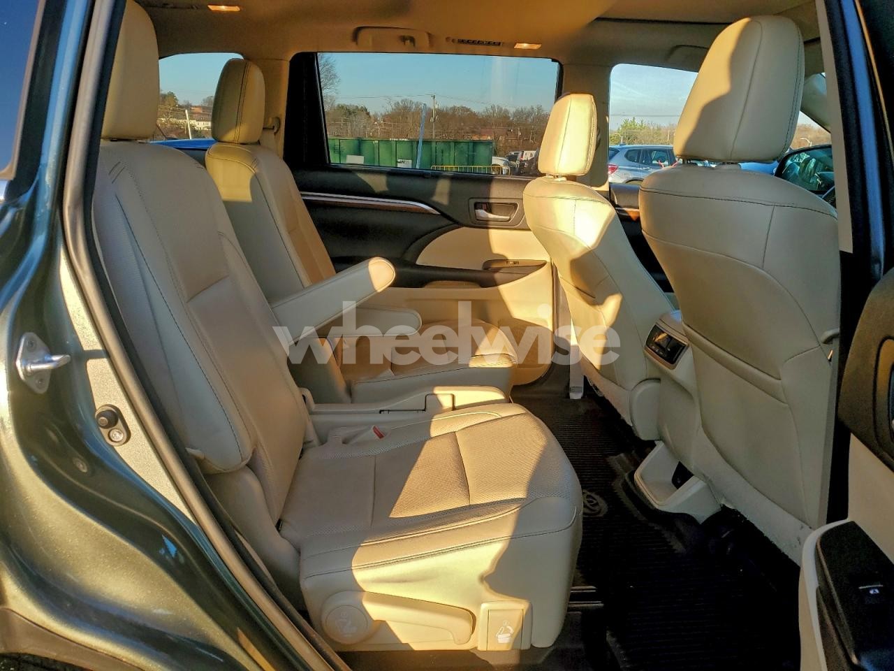 Photo 11 of 2017 TOYOTA HIGHLANDER LIMITED (VIN 5TDDZRFH9HS421846)