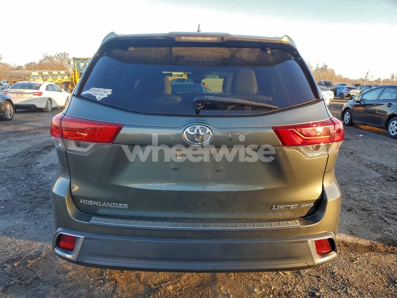 Photo 6 of 2017 TOYOTA HIGHLANDER LIMITED (VIN 5TDDZRFH9HS421846)