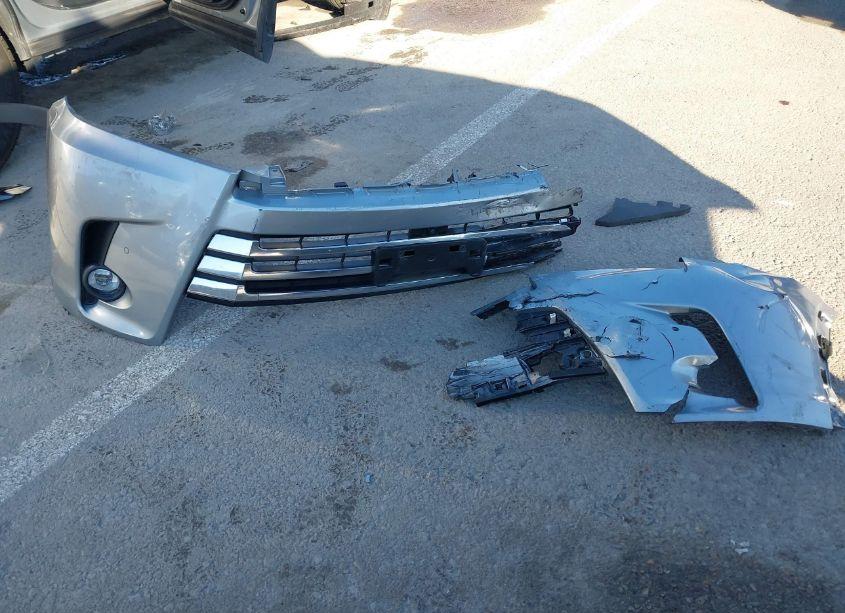 Photo 11 of 2019 Toyota Highlander LIMITED PLATINUM (VIN 5TDDZRFH9KS723435)