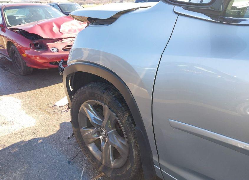 Photo 19 of 2019 Toyota Highlander LIMITED PLATINUM (VIN 5TDDZRFH9KS723435)