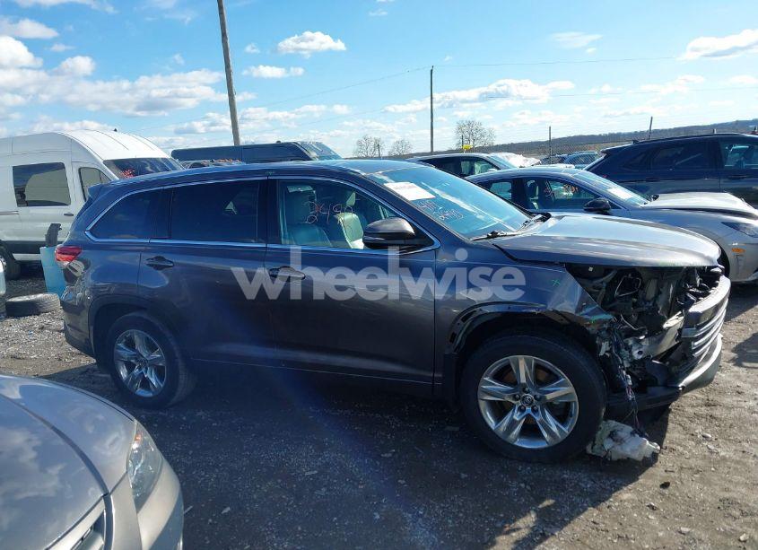 Photo 13 of 2019 Toyota Highlander LIMITED (VIN 5TDDZRFH9KS735262)