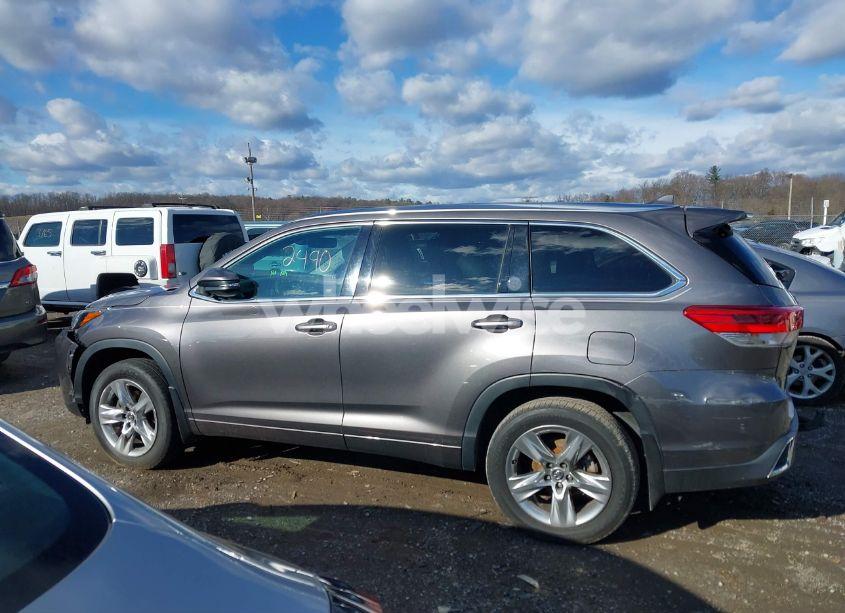 Photo 14 of 2019 Toyota Highlander LIMITED (VIN 5TDDZRFH9KS735262)