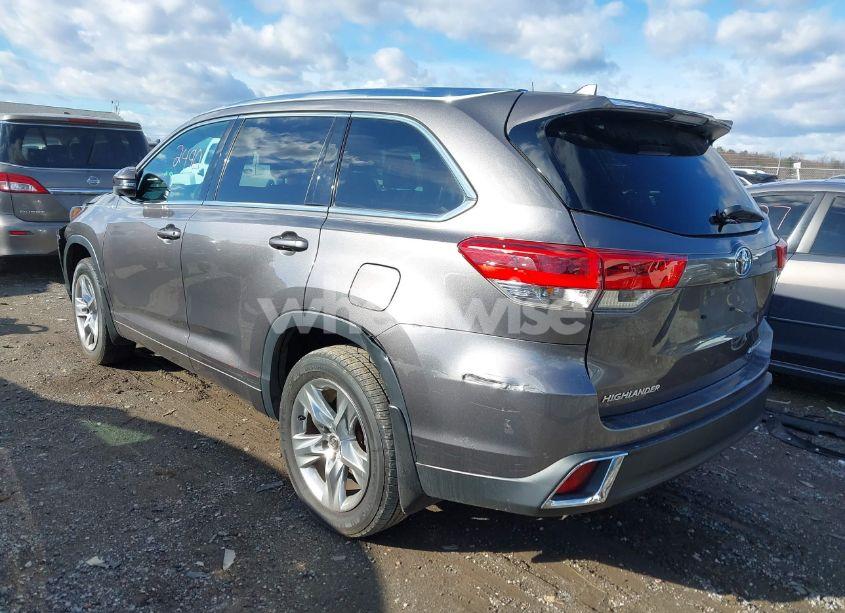 Photo 3 of 2019 Toyota Highlander LIMITED (VIN 5TDDZRFH9KS735262)