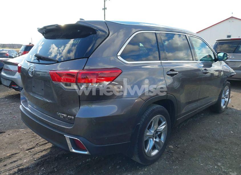 Photo 4 of 2019 Toyota Highlander LIMITED (VIN 5TDDZRFH9KS735262)