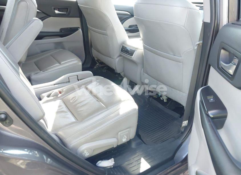 Photo 8 of 2019 Toyota Highlander LIMITED (VIN 5TDDZRFH9KS735262)