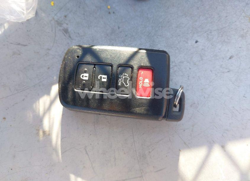 Photo 11 of 2019 Toyota Highlander LIMITED (VIN 5TDDZRFH9KS921416)