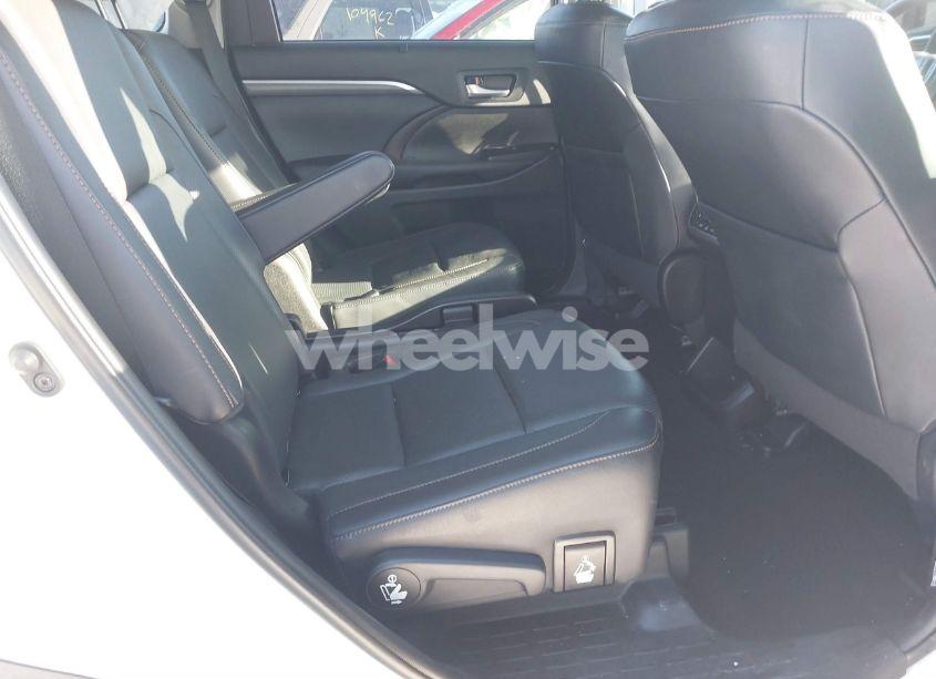 Photo 8 of 2019 Toyota Highlander LIMITED (VIN 5TDDZRFH9KS921416)