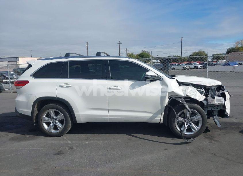 Photo 13 of 2019 Toyota Highlander LIMITED (VIN 5TDDZRFH9KS970129)