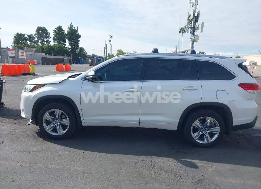 Photo 14 of 2019 Toyota Highlander LIMITED (VIN 5TDDZRFH9KS970129)
