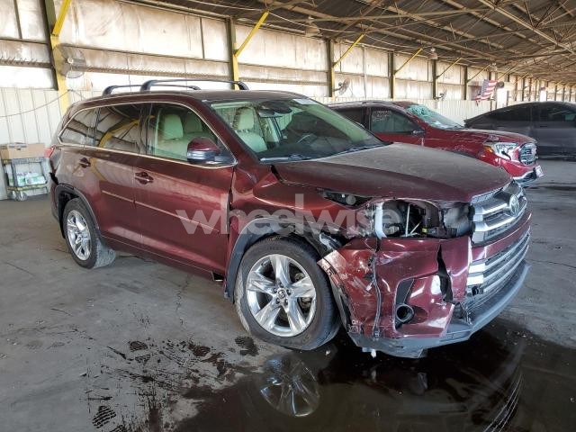 Photo 2 of 2019 TOYOTA HIGHLANDER LIMITED (VIN 5TDDZRFH9KS990414)