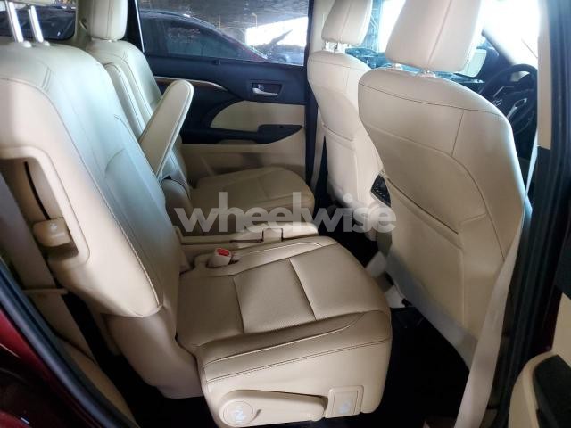 Photo 8 of 2019 TOYOTA HIGHLANDER LIMITED (VIN 5TDDZRFH9KS990414)