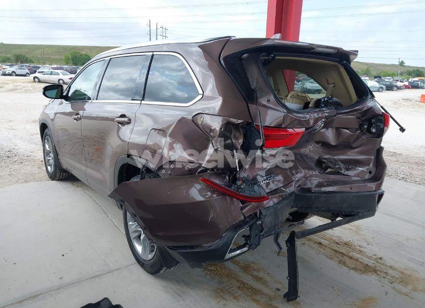 Photo 3 of 2017 Toyota Highlander LIMITED (VIN 5TDDZRFHXHS385617)