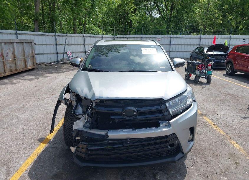 Photo 12 of 2017 Toyota Highlander LIMITED/LIMITED PLATINUM (VIN 5TDDZRFHXHS448196)