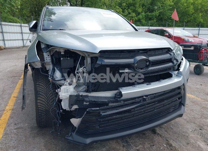 Photo 18 of 2017 Toyota Highlander LIMITED/LIMITED PLATINUM (VIN 5TDDZRFHXHS448196)