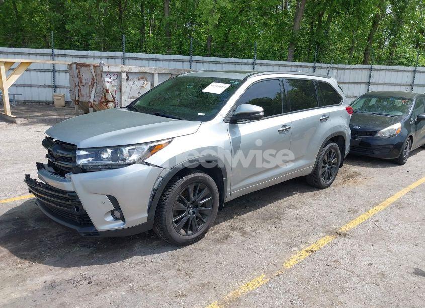 Photo 2 of 2017 Toyota Highlander LIMITED/LIMITED PLATINUM (VIN 5TDDZRFHXHS448196)