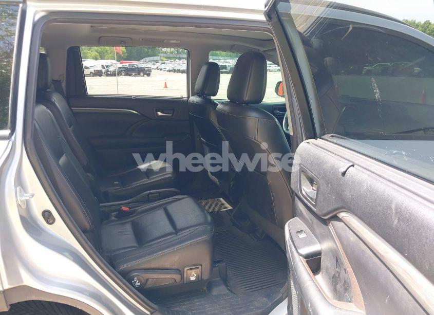 Photo 8 of 2017 Toyota Highlander LIMITED/LIMITED PLATINUM (VIN 5TDDZRFHXHS448196)