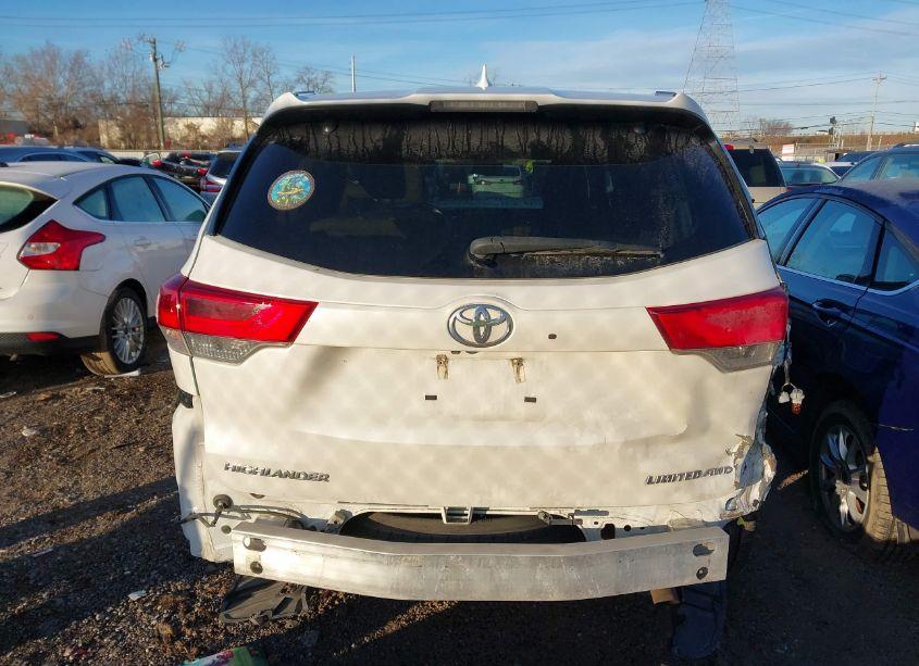 Photo 17 of 2018 Toyota Highlander LIMITED (VIN 5TDDZRFHXJS852511)