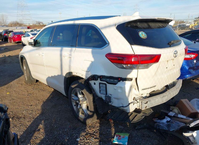 Photo 3 of 2018 Toyota Highlander LIMITED (VIN 5TDDZRFHXJS852511)