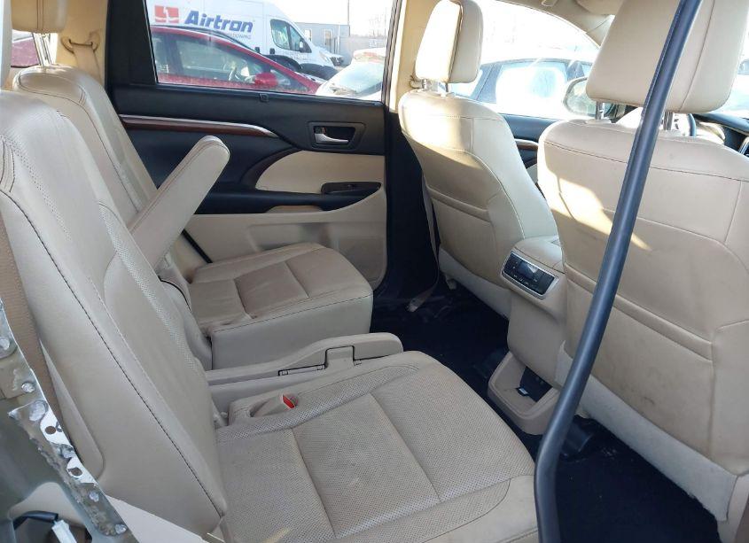 Photo 8 of 2018 Toyota Highlander LIMITED (VIN 5TDDZRFHXJS852511)