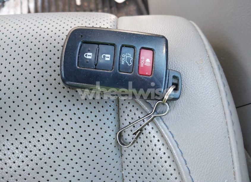 Photo 11 of 2019 Toyota Highlander LIMITED (VIN 5TDDZRFHXKS921411)