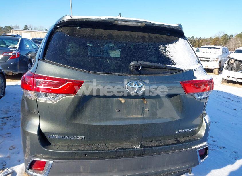 Photo 16 of 2019 Toyota Highlander LIMITED (VIN 5TDDZRFHXKS921411)