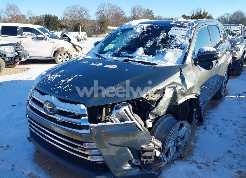 Photo 2 of 2019 Toyota Highlander LIMITED (VIN 5TDDZRFHXKS921411)