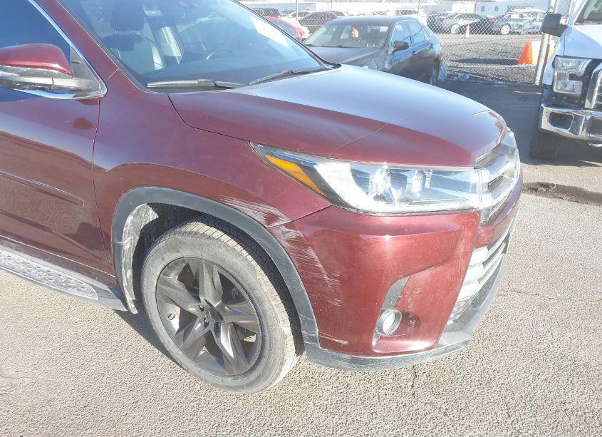 Photo 17 of 2019 Toyota Highlander LIMITED PLATINUM (VIN 5TDDZRFHXKS941528)