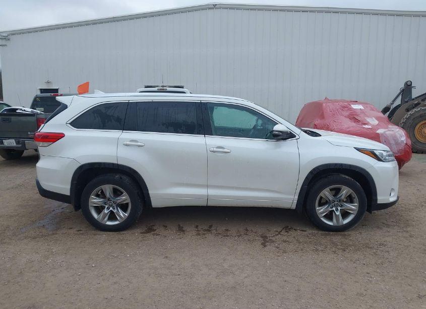 Photo 13 of 2019 Toyota Highlander LIMITED (VIN 5TDDZRFHXKS948589)