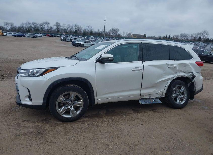 Photo 14 of 2019 Toyota Highlander LIMITED (VIN 5TDDZRFHXKS948589)