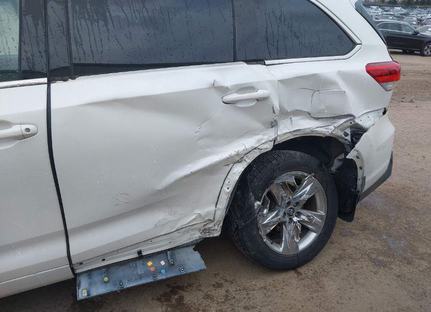 Photo 6 of 2019 Toyota Highlander LIMITED (VIN 5TDDZRFHXKS948589)