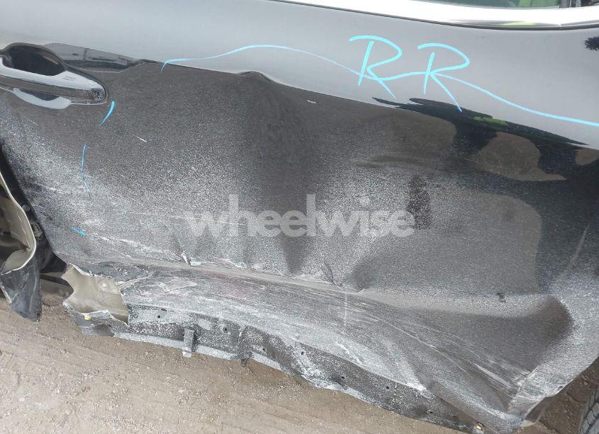 Photo 19 of 2019 Toyota Highlander LIMITED PLATINUM (VIN 5TDDZRFHXKS988526)