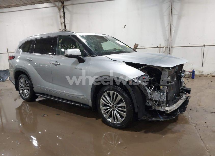 2021 Toyota Highlander HYBRID PLATINUM (VIN 5TDEBRCH0MS019446) main photo