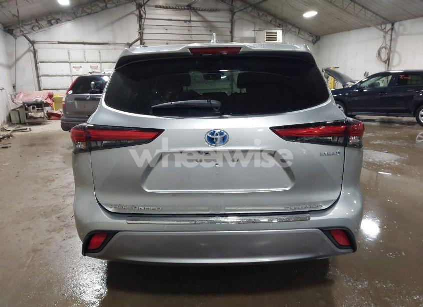 Photo 16 of 2021 Toyota Highlander HYBRID PLATINUM (VIN 5TDEBRCH0MS019446)